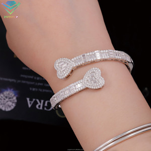 กำไลข้อมือดีไซน์แฟชั่นรูปหัวใจ เพชรโมอิสซาไนต์ VVS ผ่านการทดสอบเพชร ชุบทอง เงินแท้ 925 พร้อมใบรับรอง GRA สำหรับทุกเพศ - Product Image 6