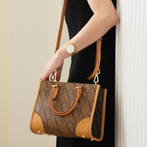 Nouveau Sac à Main Mini Fourre-tout Bandoulière de Luxe 2024 pour Filles, en PVC Mat, Vente Chaude, avec Chaîne, Mignon, pour Enfants, Sac en Gelée avec Fermeture Éclair et Perles - Product Image 4