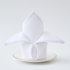 Maßgefertigte Weiße Quadratische Servietten im Europäischen Stil aus Polyester für Restaurant, Hotel, Hochzeit & Partys mit Faltblumen-Design - Product Image 2