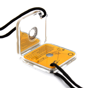 Accessori per <span class=keywords><strong>Trekking</strong></span>, Escursionismo e Campeggio: Specchio di Emergenza Riflettente con Fischietto e Cordino Paracord - Product Image 1