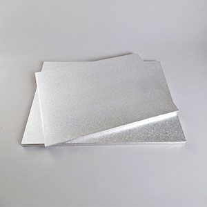 Plateaux à gâteau ronds et rectangulaires en carton Sunshine Custom de 4, 6, 8, 10, 12 et 14 pouces, dorés, argentés et verts - Product Image 5