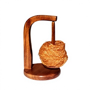 Support en bois écologique de haute qualité pour bobines de fil, design simple, accessoire de couture pratique pour le tricot et le crochet à la main - Product Image 1