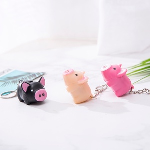 Porte-clés LED Son et Lumière en Forme de Cochon Mignon de Dessin Animé BS-027, Vente en Gros, Cadeau Créatif, Pendentif Poupée Festif - Product Image 5