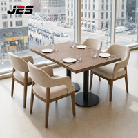 Ensembles de chaises de restaurant rembourrées de luxe avec accoudoirs incurvés et structure en bois massif pour projets de mobilier commercial de café