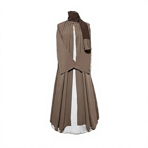 Ensemble Abaya Minimaliste en Polyester avec Logo Personnalisé, Robe Intérieure pour Femme, Hijab Inclus, Séchage Rapide, Léger, Respirant, Longueur au Sol - Product Image 1