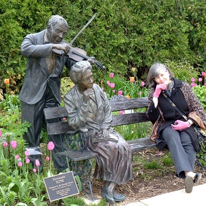 Figura cuadrada moderna para exteriores, estatua de bronce de amor para pareja, abuela y abuela, estatua de bronce <span class=keywords><strong>a</strong></span> la venta - Product Image 2