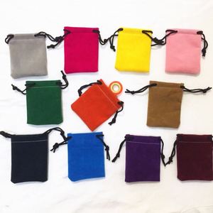 Pochette à cordon en velours rose de luxe personnalisée 5*7cm, petits sacs à bijoux recyclables pour montres et écouteurs - Product Image 5