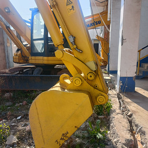 Excavatrice sur chenilles Komatsu PC60 d'occasion, modèle 2016, 6 tonnes, équipement de construction haute performance, vente d'occasion - Product Image 5