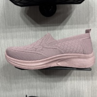 Baskets décontractées respirantes en maille Flyknit à enfiler, style sportif, légères, souples, à semelle épaisse, amortissantes et antidérapantes pour la marche