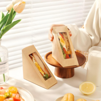 Kotak Sandwich Segitiga Portabel Cetak Kustom Lapisan UV Laminasi Matt Jendela Kertas Kraft Dapat Digunakan Kembali untuk Kemasan Roti