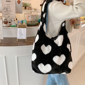 2022 nuevo Otoño Invierno <span class=keywords><strong>niñas</strong></span> amor corazón felpa bolso de mano Lindo bolso de hombro con cierre de cremallera y dos asas/correas - Product Image 5