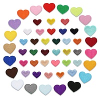 Patchs brodés en forme de cœur multicolores (52 pièces) – Thermocollants sans colle à repasser pour vêtements, chaussures, chapeaux, chaussettes et accessoires