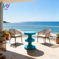 Table basse ronde moderne en fibre de verre de style nordique - Meuble de salon durable et écologique pour une utilisation à la maison et en extérieur