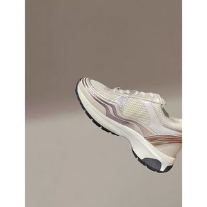 Chaussures de créateur tendance, baskets décontractées pour femmes, nouvelles chaussures de voyage et d'extérieur classiques blanches à lacets pour femmes - Product Image 6