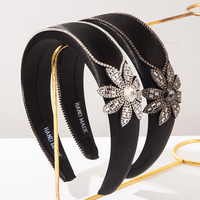 Diadema Vintage Barroca con Pedrería Floral, Diseño Irregular con Textura, Accesorio de Cabello de Lujo para Peinados Diarios