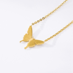 Collier avec pendentif papillon en acier inoxydable plaqué or 18 carats, chaîne à maillons tendance, gravure au laser personnalisée, pour anniversaire - Product Image 3