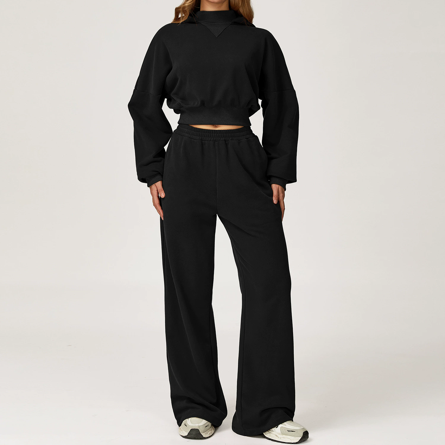 Plus-Size Activewear Set: closure, strap or waistband adjustment reference