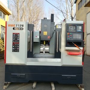 Centre d'usinage vertical à quatre axes de petite taille ACR XH7126 fabriqué en Chine, système de contrôle Siemens, BT30 simple - Product Image 2