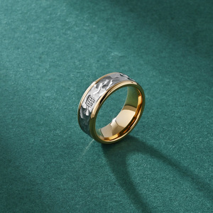 Anillo <span class=keywords><strong>de</strong></span> combinación <span class=keywords><strong>de</strong></span> piedra con incrustaciones aleatorias <span class=keywords><strong>de</strong></span> corteza para hombre, gran oferta, acero <span class=keywords><strong>de</strong></span> titanio, moda europea y americana, pareja R - Product Image 1