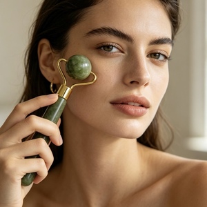 Rodillo Masajeador de Jade para Esculpir el Rostro, Set de Regalo Gua Sha de Piedra, Herramientas Faciales de Masaje y Raspado Gua Sha de Jade para Mujeres - Product Image 6