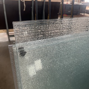 Verre de sécurité gaufré à chaud de haute qualité avec motif personnalisé pour la décoration murale intérieure des halls d'entrée - Product Image 2