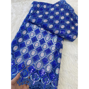 <span class=keywords><strong>Tissu</strong></span> de dentelle brodée de paillettes côtelées de diamant soluble dans l'eau de fil composite <span class=keywords><strong>bleu</strong></span> royal - Product Image 1