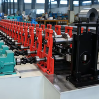 Ligne de production de machines de profilage pour supports photovoltaïques à commande PLC, pour la fabrication de montants et de cadres de support pour panneaux solaires