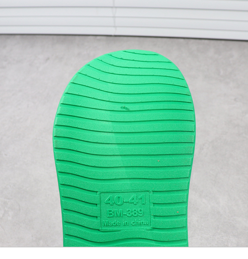 Wholesale Price Men and Women pvc Shoes Beach Slides Sandals Couple Bath Massage Slippers
