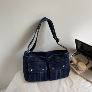 Sac à bandoulière en jean vintage durable grande capacité avec fermeture éclair géométrique, poignée et doublure en polyester pour femme. 8299 - Product Image 4