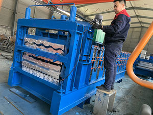 Hete Verkopende Metalen Dakbedekking Calamine Maken <span class=keywords><strong>Machine</strong></span> Drielaagse Dakpan Rolvormmachine - Product Image 4