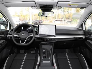 Volkswagen Golf 2025 Usado, Sedán de Gasolina de 5 Plazas, Eficiente en Consumo de Combustible, Cámara de Visión Trasera, Control de Crucero, Tracción Delantera, Auto Alemán - Product Image 5