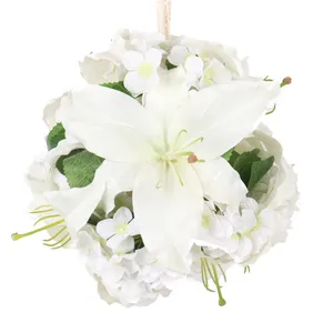 Hiasan Gantung Bola Bordir Bunga Hydrangea Putih Buatan Pengaturan Bola Dekorasi Pernikahan Bunga Sutra Besar