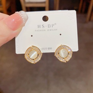 Pendientes de botón de lujo vintage franceses para mujer, de moda, con circonitas, chapados en oro de 14K, diseño circular, elegantes, de cobre, de alta gama, regalo para fiesta - Product Image 6