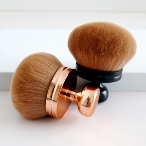 Pinceau portable en fibres synthétiques à tête champignon pour poudre libre et fard à joues multi-usages - Outil de beauté - Product Image 2