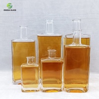 Échantillon gratuit Bouteille carrée en verre super flint de 500 ml, 700 ml, 750 ml avec impression sérigraphique pour whisky/vodka/gin