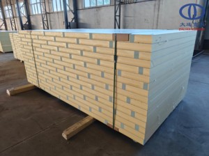 Panneaux composites personnalisés pour la construction, les camping-cars et les camions - Types isolés et standard - Product Image 1