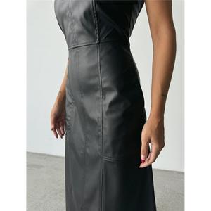 Robe en cuir noir à bretelles, longueur cocktail - Product Image 5