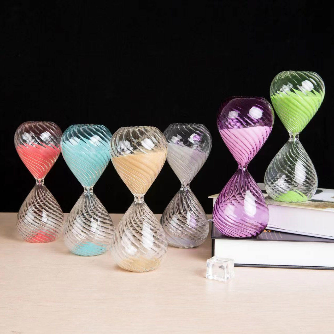 Wholesale Modern Transparent Colorful High Borosilicate Glass Eco-friendly Reverse Flowing Hourglass Timer 5-60 Minute Sizes