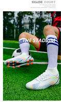 Chaussures de football à crampons longs avec semelle extérieure en TPU et empeigne en mesh