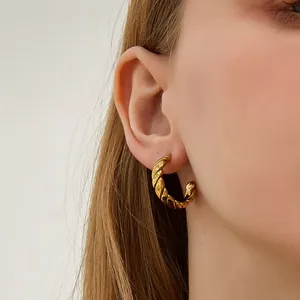 Versátiles pendientes de cadena hueca chapados en oro de 18 quilates para mujer, perlas de acero inoxidable tejidas personalizadas, aniversario