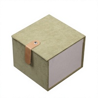 Boîte cadeau en papier rigide de luxe écologique avec couvercle et base, emballage avec boucle en cuir, finition brillante ou mate
