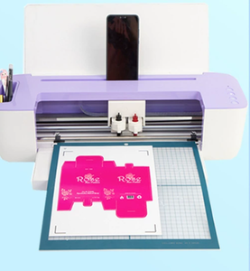 Traceur <span class=keywords><strong>de</strong></span> coupeur <span class=keywords><strong>de</strong></span> vinyle <span class=keywords><strong>de</strong></span> transfert <span class=keywords><strong>de</strong></span> chaleur <span class=keywords><strong>de</strong></span> bureau nouvelle machine automatique populaire pour la teinture <span class=keywords><strong>de</strong></span> vêtement électrique - Product Image 5