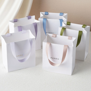 Eleganti Sacchetti Regalo per Donne, Buste Personalizzate per Natale e San Valentino - per Gioielli, Abbigliamento e Prodotti Gastronomici - Product Image 2