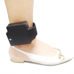 เครื่องติดตามนักโทษ4G เครื่องติดตาม GPS พร้อมที่ชาร์จแบบพกพา - Product Image 1