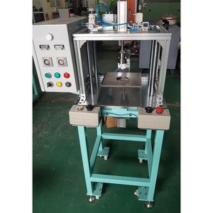 เครื่องทดสอบการรั่วไหลของอากาศแบบกำหนดเอง AMT VINA ผู้ผลิตในเวียดนาม ควบคุมด้วย PLC ประสิทธิภาพสูง รองรับการใช้งานออนไลน์ตลอด 24 ชั่วโมงทุกวัน - Product Image 3