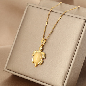 Collana da Donna SongYi alla Moda con Tartaruga Dorata in Acciaio Inossidabile, Catena per Clavicola con Tema Oceanico - Product Image 4