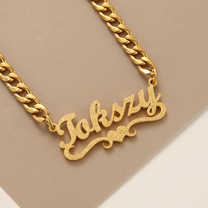 Collana a maglia cubana in acciaio inossidabile satinato oro 18K personalizzata con perla personalizzata per nome personalizzato - Product Image 1
