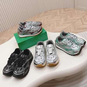 Zapatillas de Moda de Lujo de Alta Calidad para Hombre y Mujer, con Luces, Cordones, Diseño de Punta Suave y Estilo Moderno para Invierno - Product Image 1