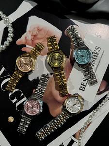 <span class=keywords><strong>Orologio</strong></span> al Quarzo Rotondo Personalizzato alla Moda per Donne, Impermeabile 30M, Quadrante Goffrato, Cinturino in Acciaio Inossidabile Bicolore, per Uso Quotidiano - Product Image 2