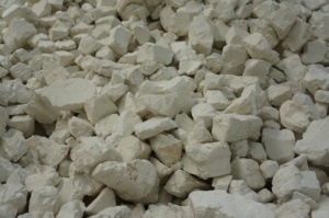 Bloc d'agrégat de silex calciné haute réfractarité (1770-2000°C) Phase de mullite 50-52% SiO2 0,4% <span class=keywords><strong>Na2O</strong></span>+<span class=keywords><strong>K2O</strong></span> pour fonderie métallurgique et acier - Product Image 1
